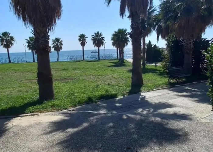 Holiday home 300m From Private Romana Royal Castle *